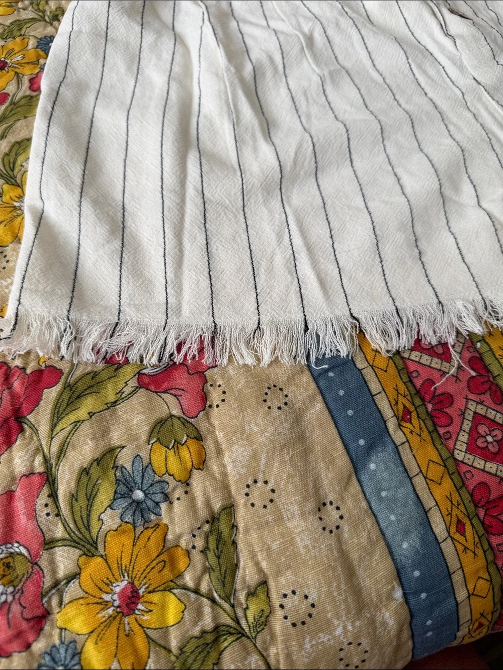 Promesa Linen Blend Buttoned Front Frayed Hemline Shorts. Size S